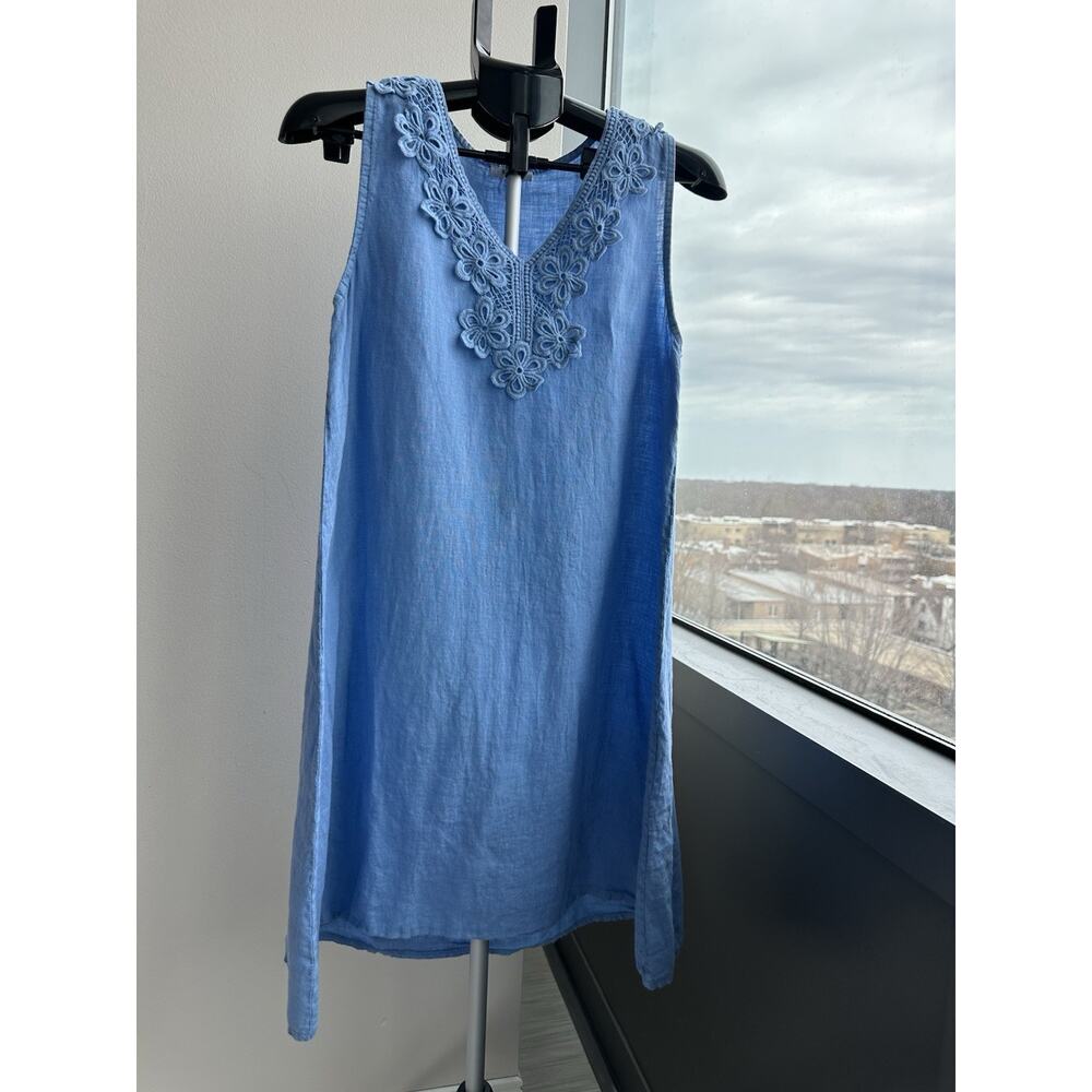 Blue Sleeveless Midi Dress with V-Neck Floral Trim